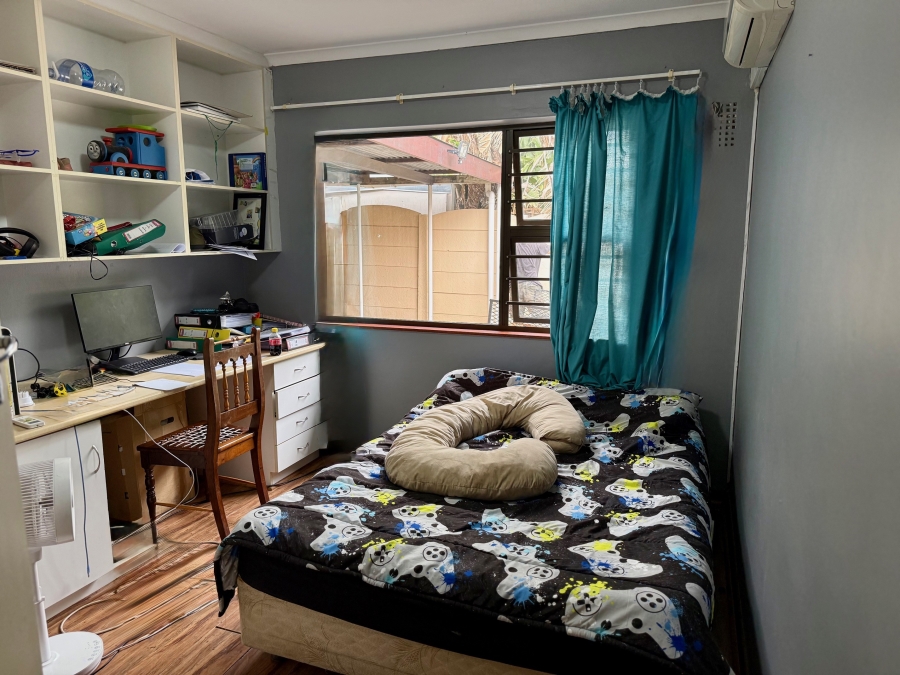 4 Bedroom Property for Sale in Bergzicht Western Cape